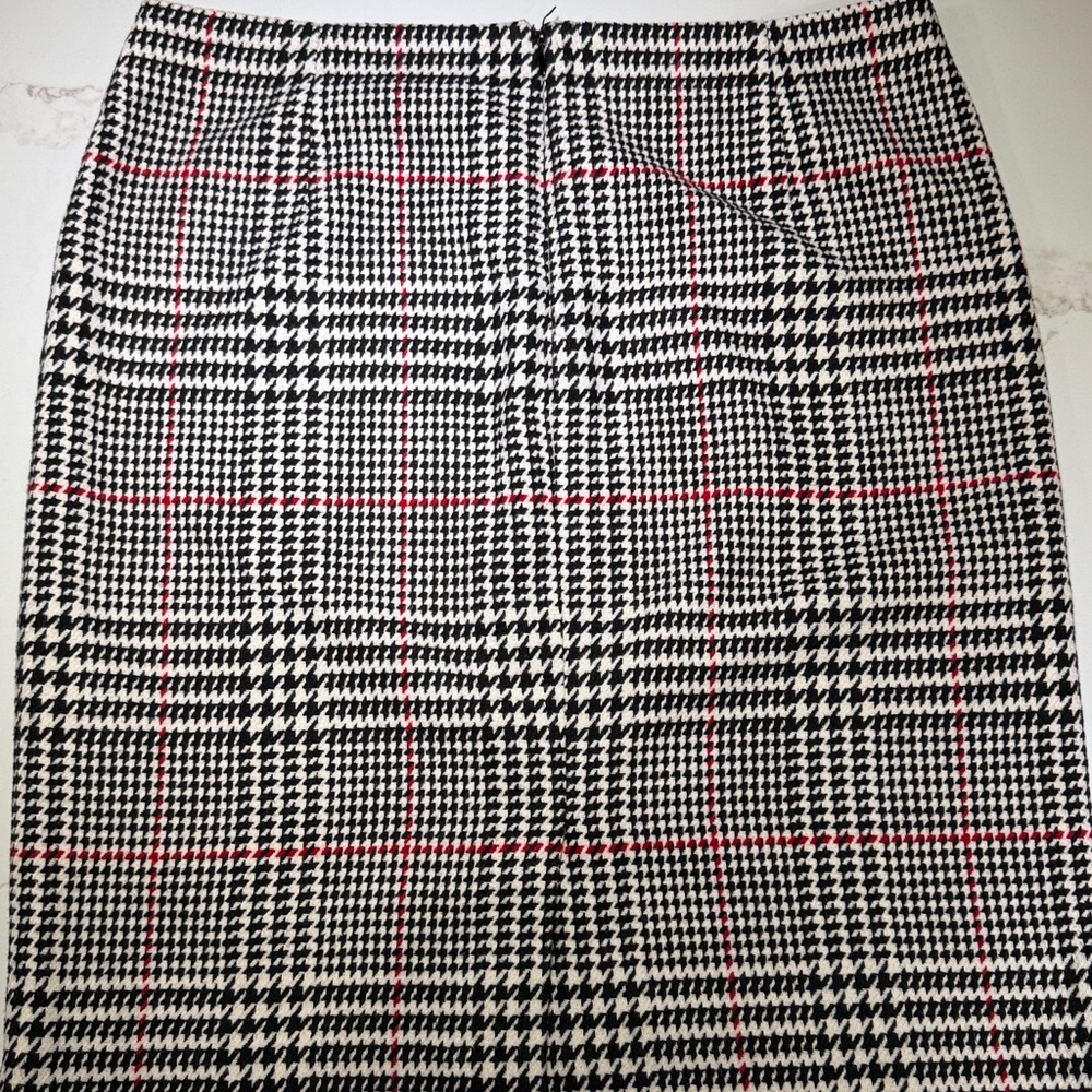 TALBOTS Straight Zipper Back Skirt, Classic Houndstooth, Black/White/Red - Picture 4 of 6